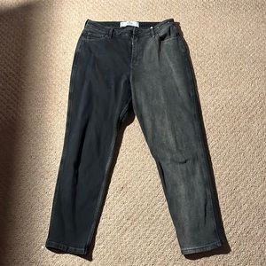 Curvy High rise Mom jean. Size 9R W-29 L-27.